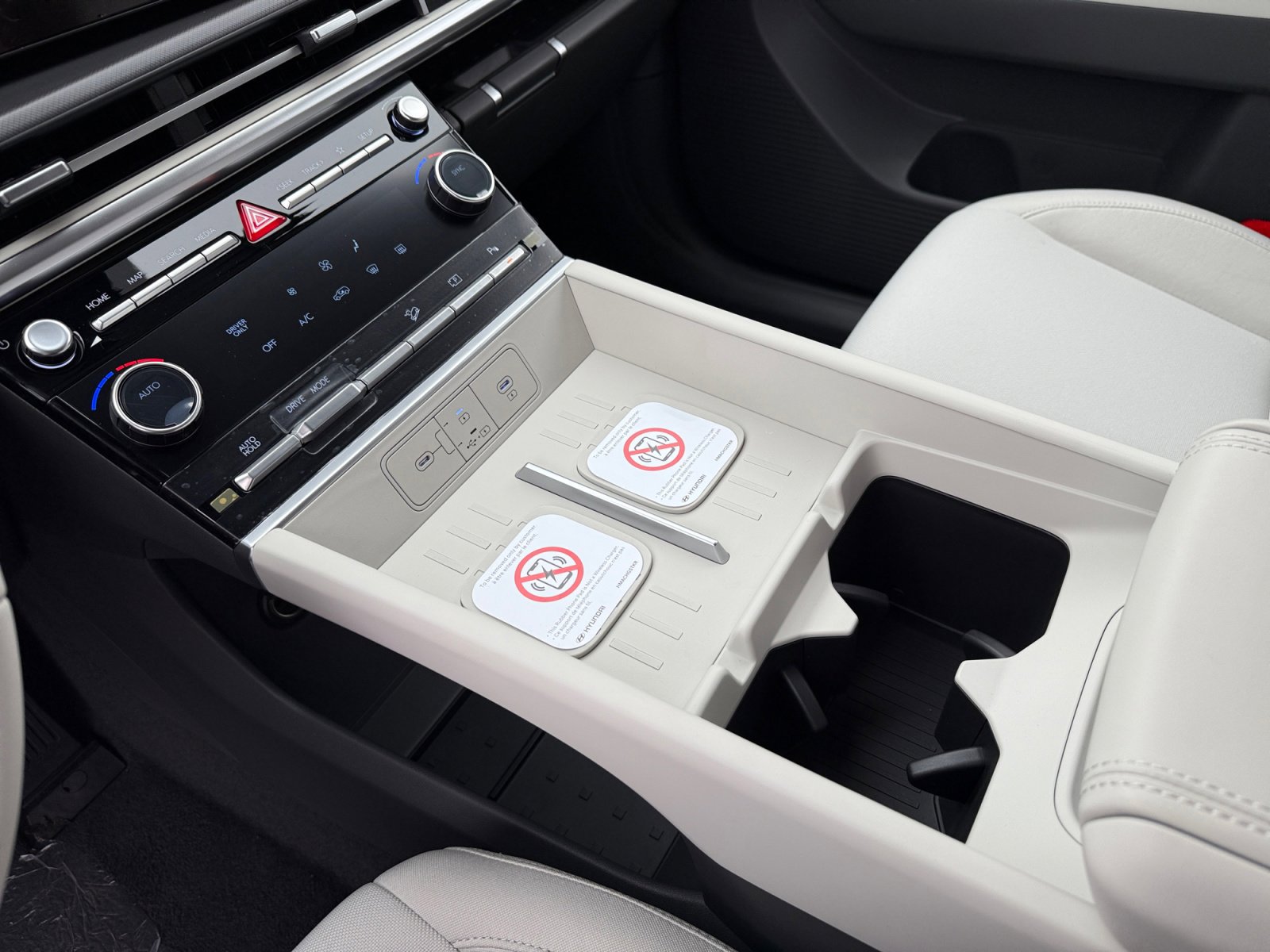 New 2026 Hyundai Santa Fe SE FWD image 13
