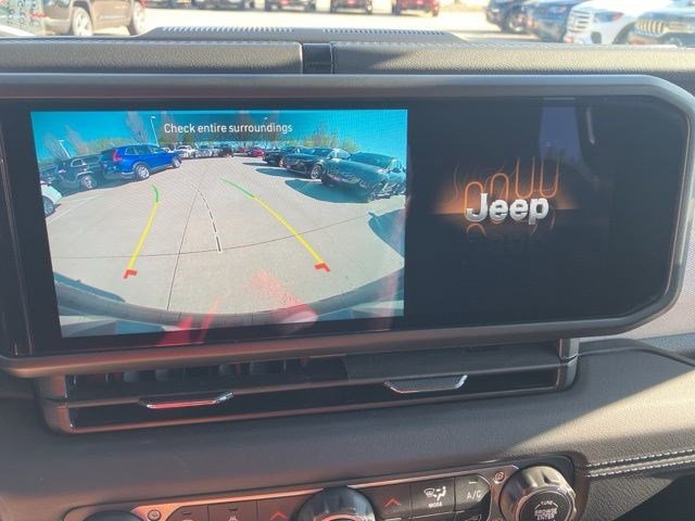 Certified 2025 Jeep Wrangler Unlimited Sahara AWD/4WD image 20