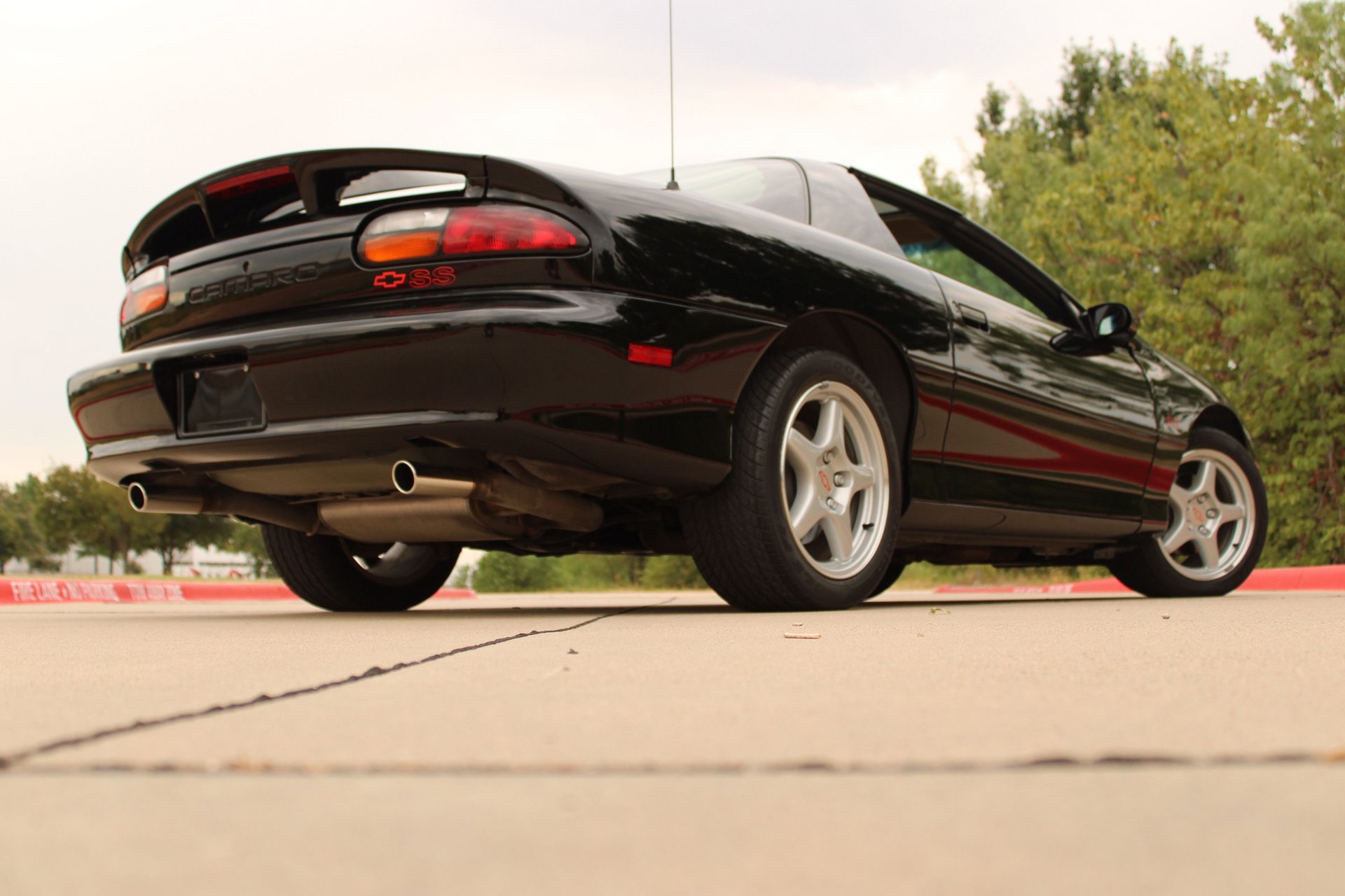 Used 1999 Chevrolet Camaro Z28 w/ SS Performance/Appearance Pkg RWD image 16