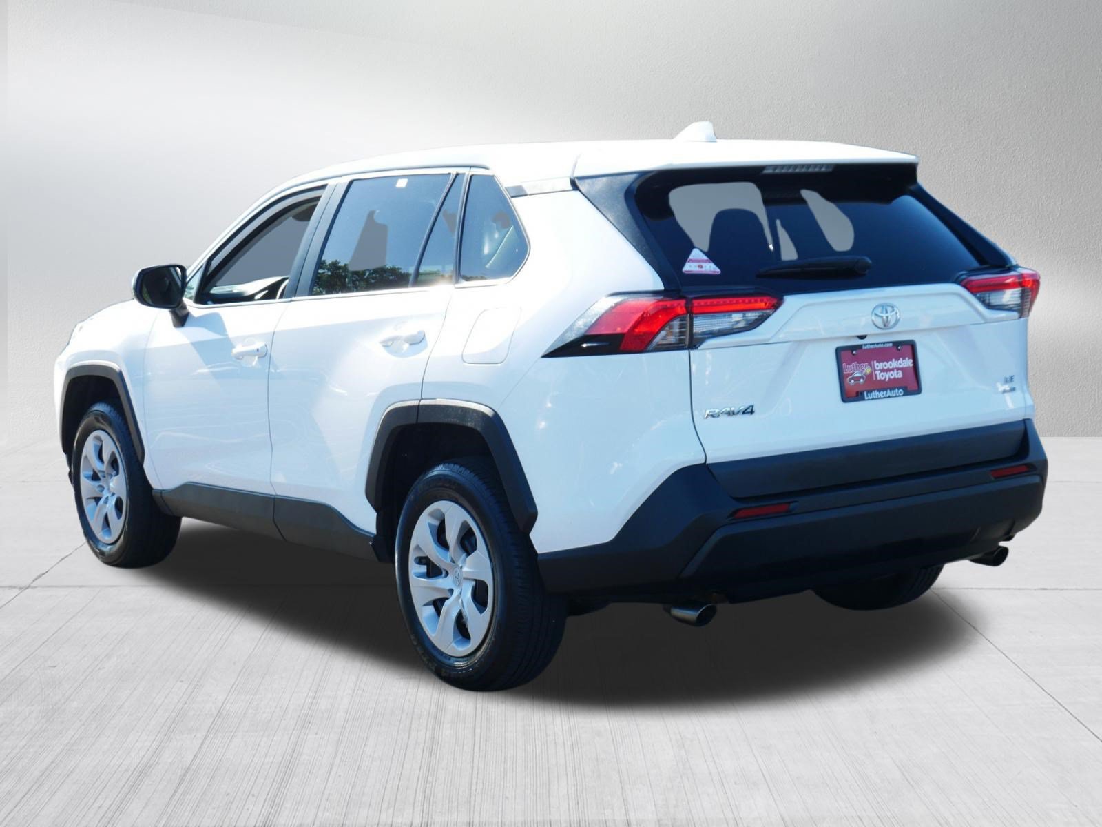 Certified 2025 Toyota RAV4 LE AWD/4WD image 5