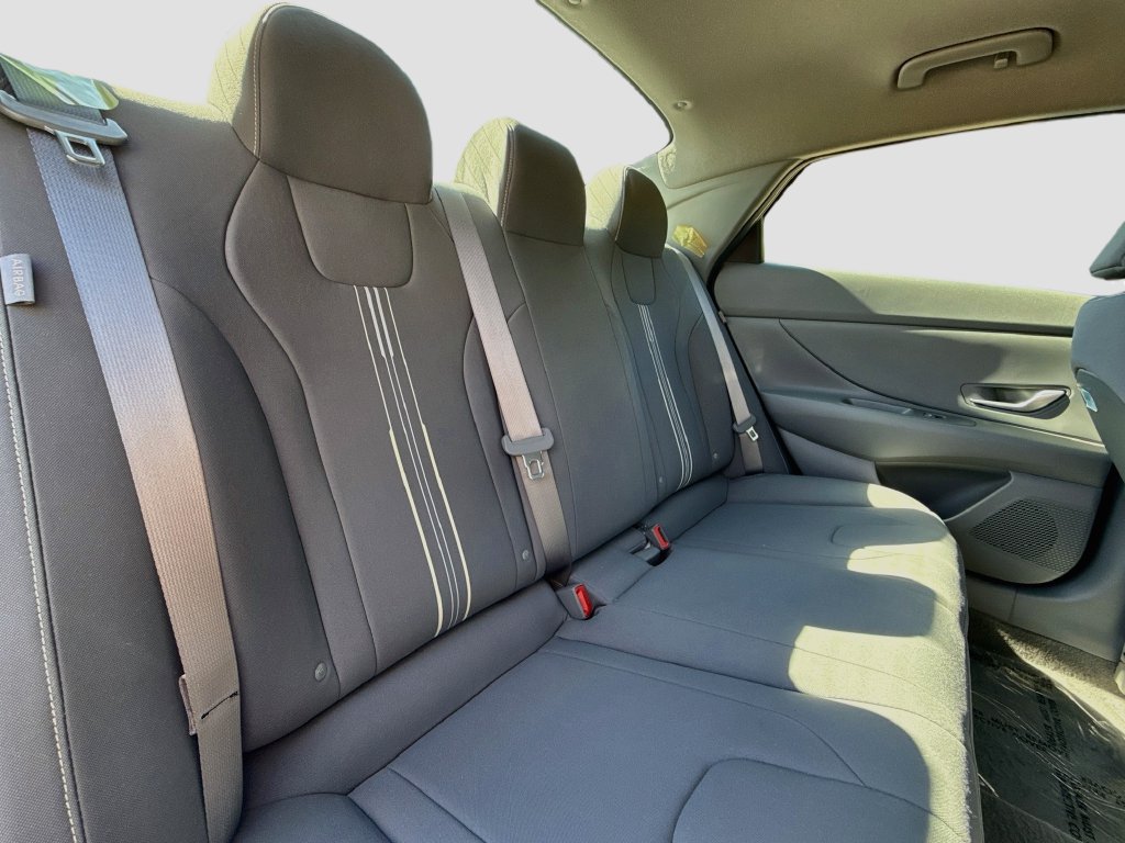 Used 2024 Hyundai Elantra SEL FWD image 36