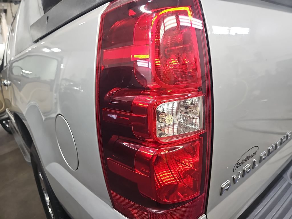 Used 2011 Chevrolet Avalanche LS RWD image 36