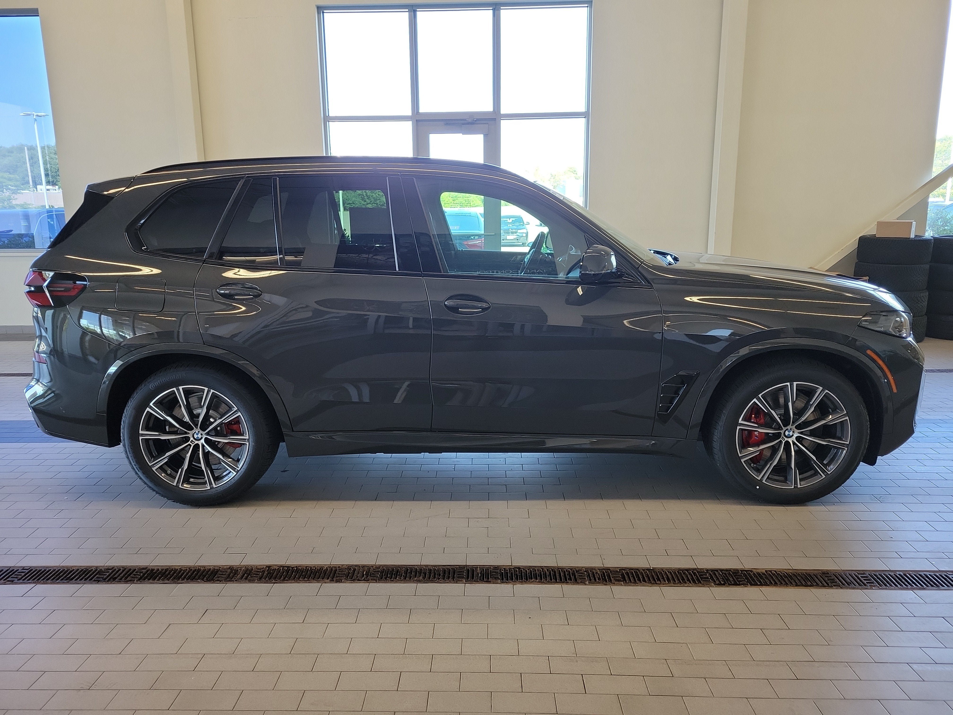 New 2026 BMW X5 xDrive50e w/ Executive Package AWD/4WD image 8