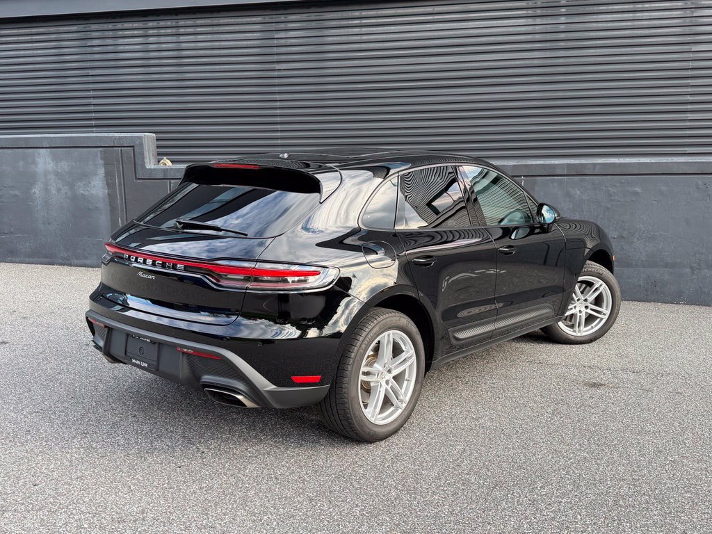 Certified 2026 Porsche Macan AWD/4WD image 10