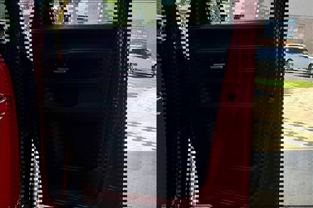 New 2025 Volkswagen ID. Buzz Pro S Plus image 28