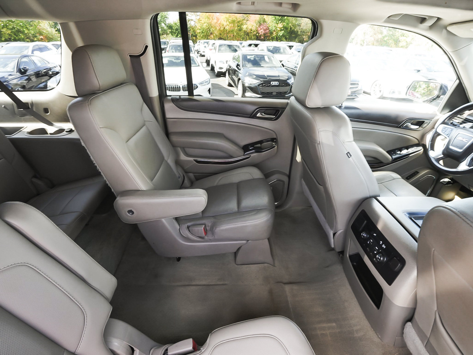 Used 2018 GMC Yukon XL SLT w/ Premium Edition AWD/4WD image 44