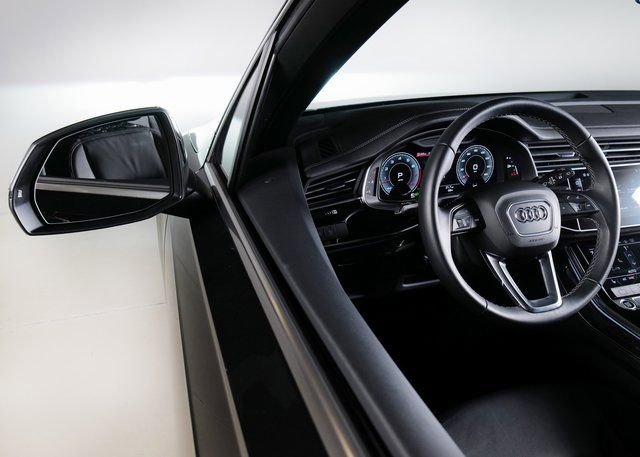 Certified 2025 Audi Q7 3.0T Premium w/ Convenience Package image 25