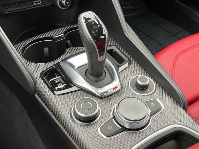 Used 2024 Alfa Romeo Giulia Quadrifoglio image 43
