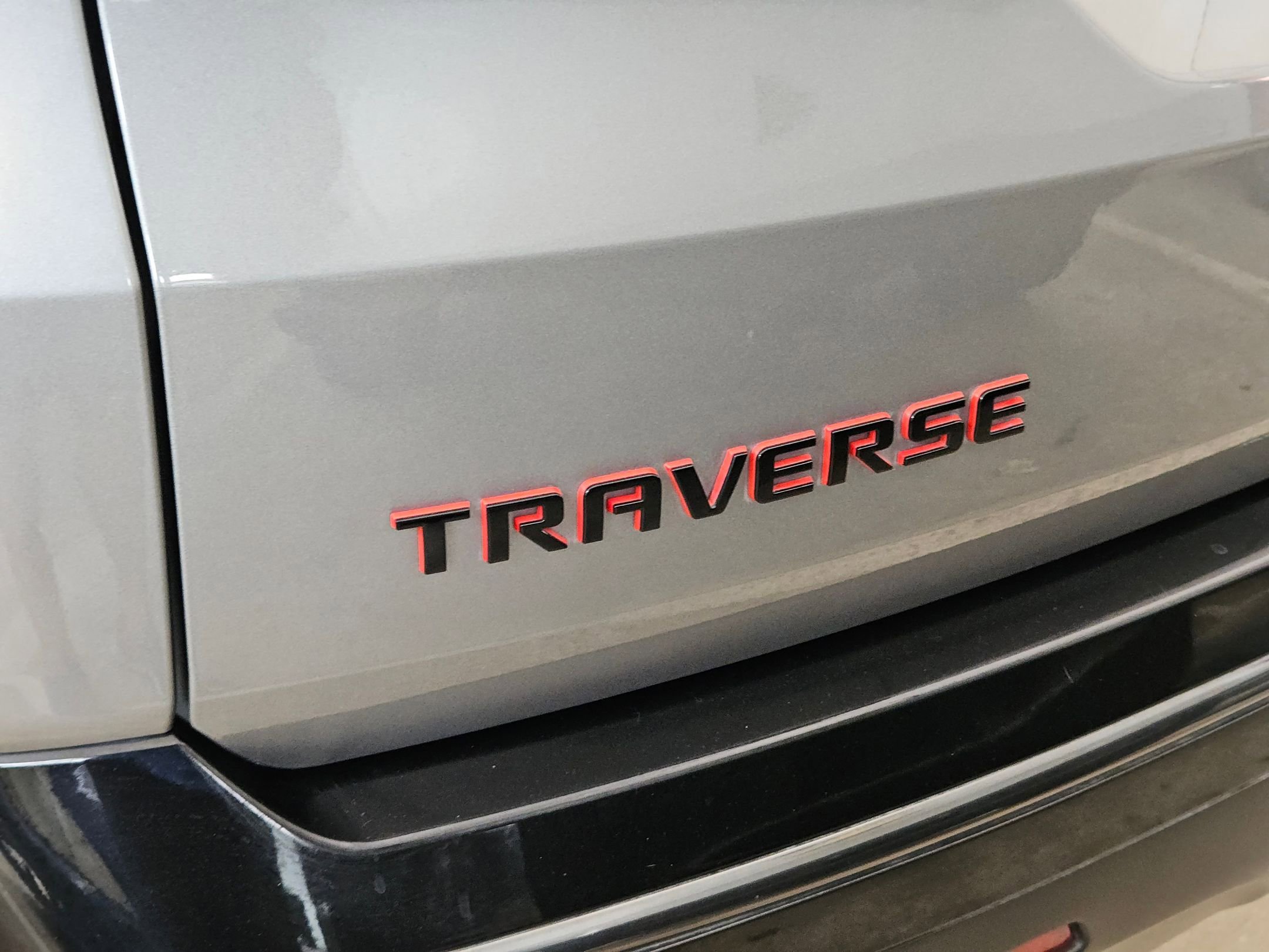 Used 2023 Chevrolet Traverse Premier w/ Redline Edition image 8