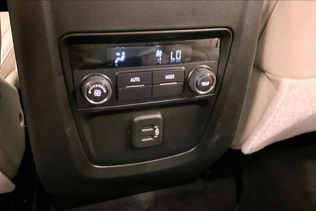 Used 2023 Buick Enclave Essence image 29