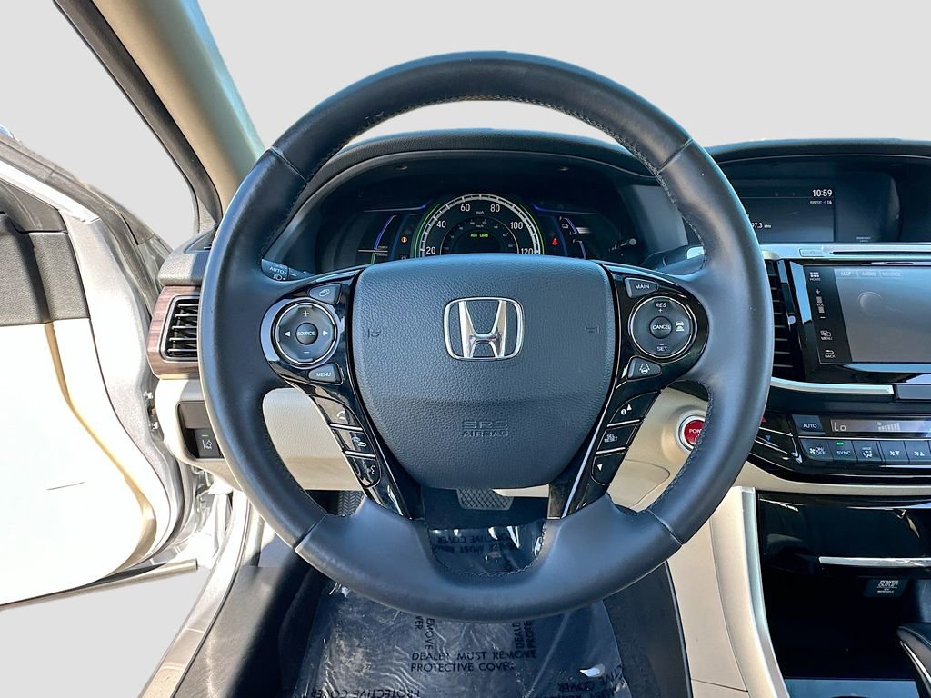 Used 2017 Honda Accord Touring image 11
