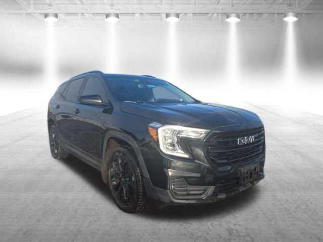 Used 2022 GMC Terrain SLE w/ Driver Convenience Package image 2