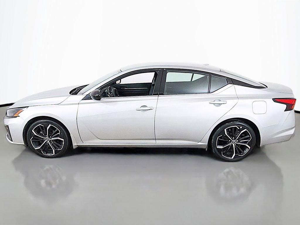 Used 2023 Nissan Altima 2.5 SR image 8