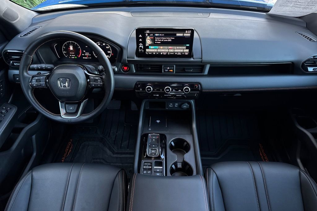 Used 2025 Honda Pilot TrailSport image 15