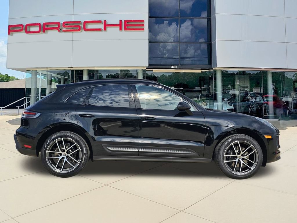 New 2025 Porsche Macan image 4