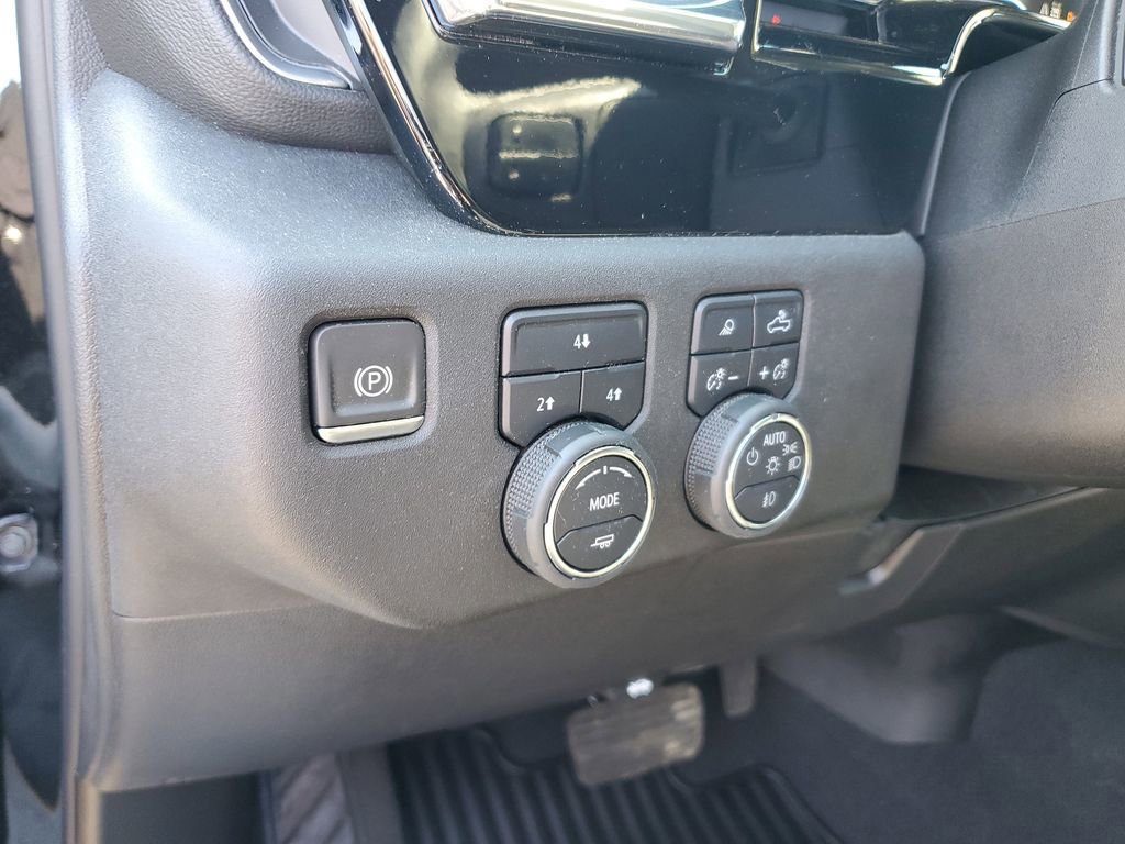 Used 2024 Chevrolet Silverado 2500 LT w/ Midnight Edition image 17