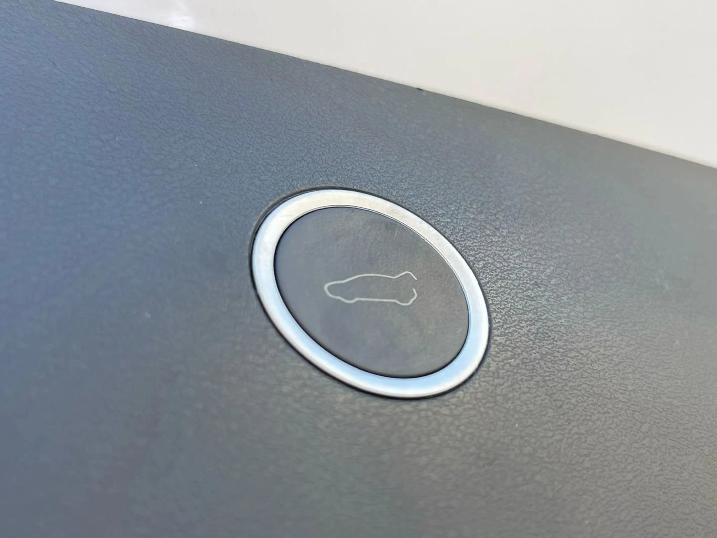 Used 2018 Tesla Model X 75D image 36