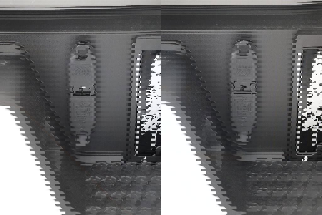 Used 2024 GMC Canyon Elevation w/ Trailering Package image 16