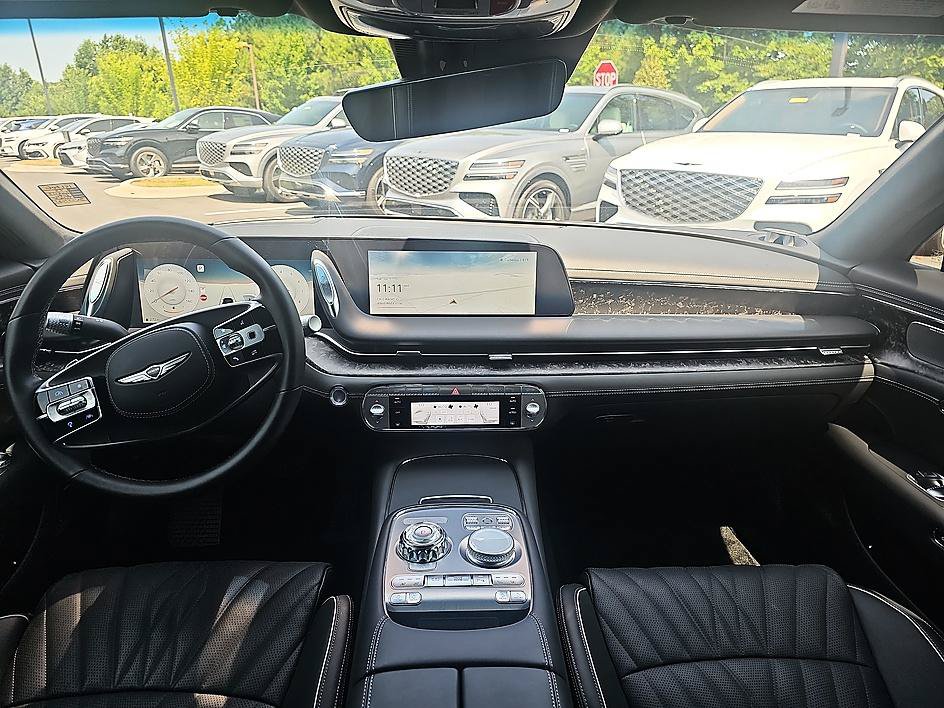 Used 2025 Genesis G90 3.5T AWD/4WD image 34