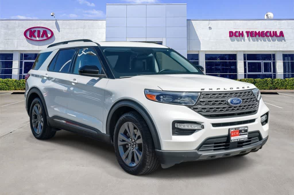 Used 2022 Ford Explorer XLT w/ Equipment Group 202A RWD image 3