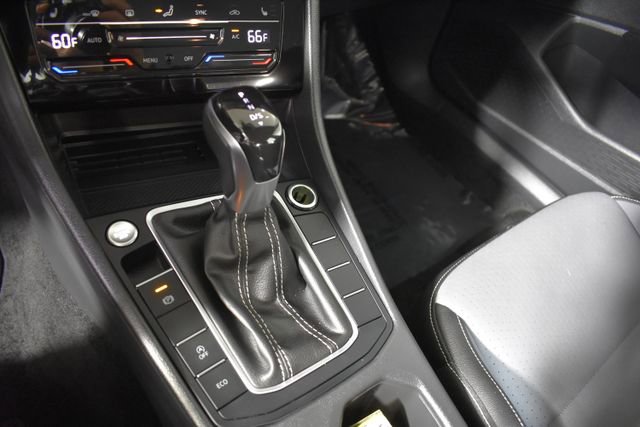 Used 2025 Volkswagen Jetta SE image 24