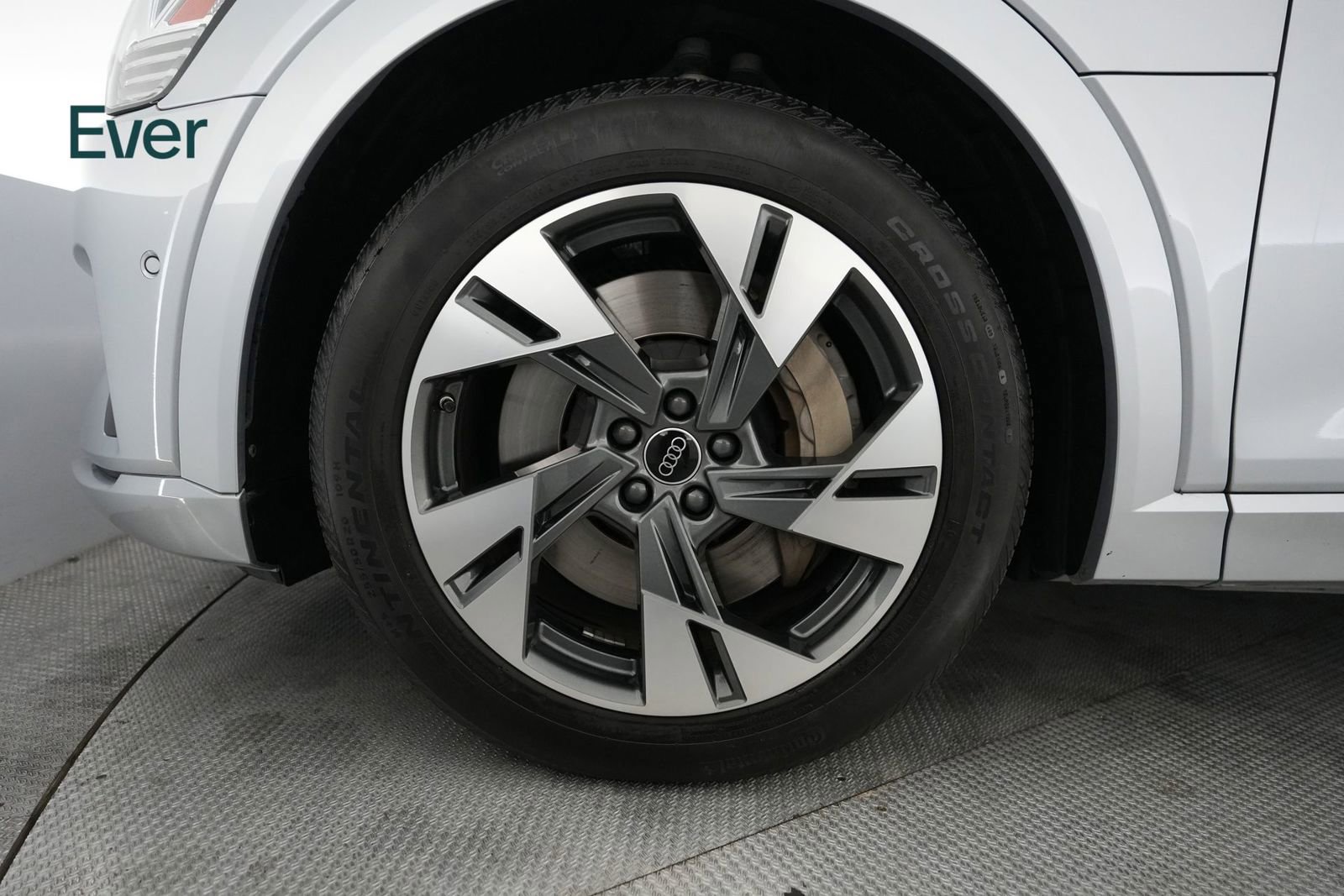 Used 2023 Audi e-tron Premium Plus w/ Premium Plus Package AWD/4WD image 19