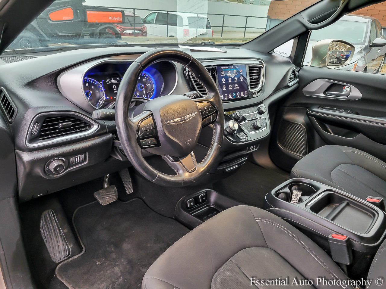 Used 2018 Chrysler Pacifica Touring Plus image 8