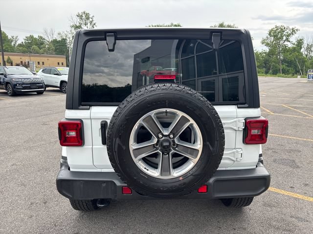 Used 2022 Jeep Wrangler Unlimited Sahara w/ LED Lighting Group AWD/4WD image 4