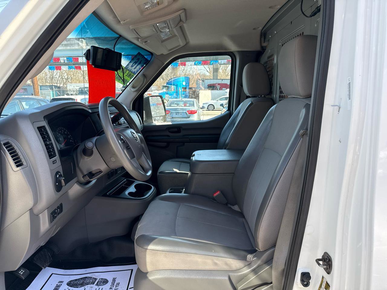 Used 2016 Nissan NV 2500 SV image 10