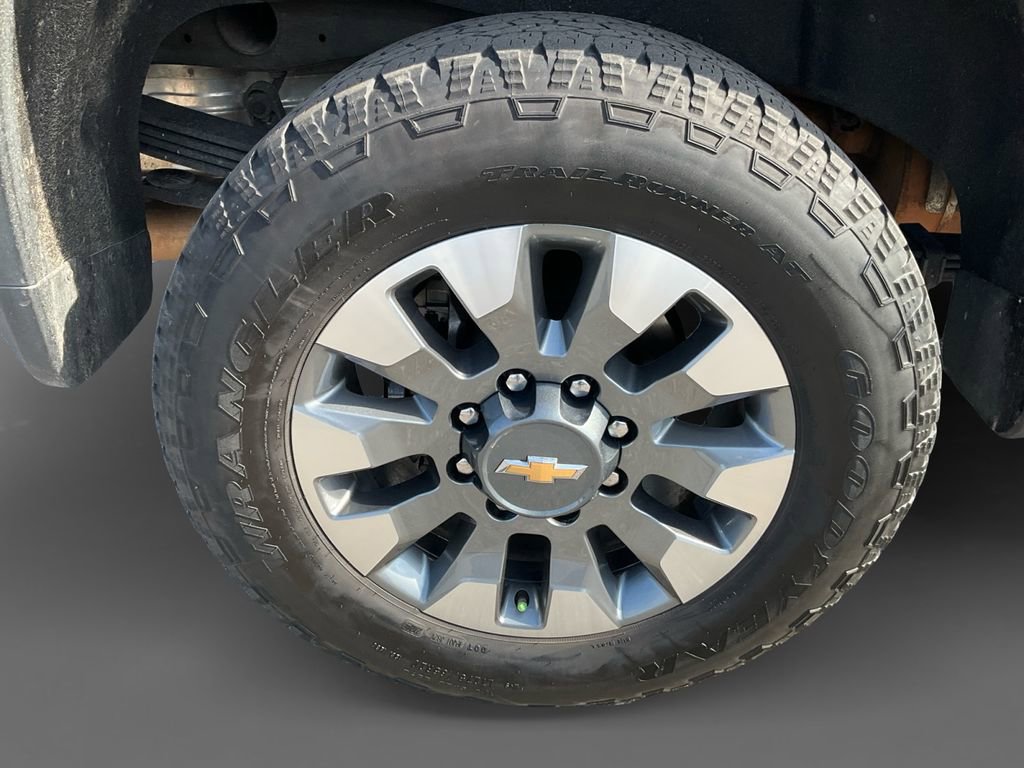 Used 2021 Chevrolet Silverado 2500 LT w/ Convenience Package image 10