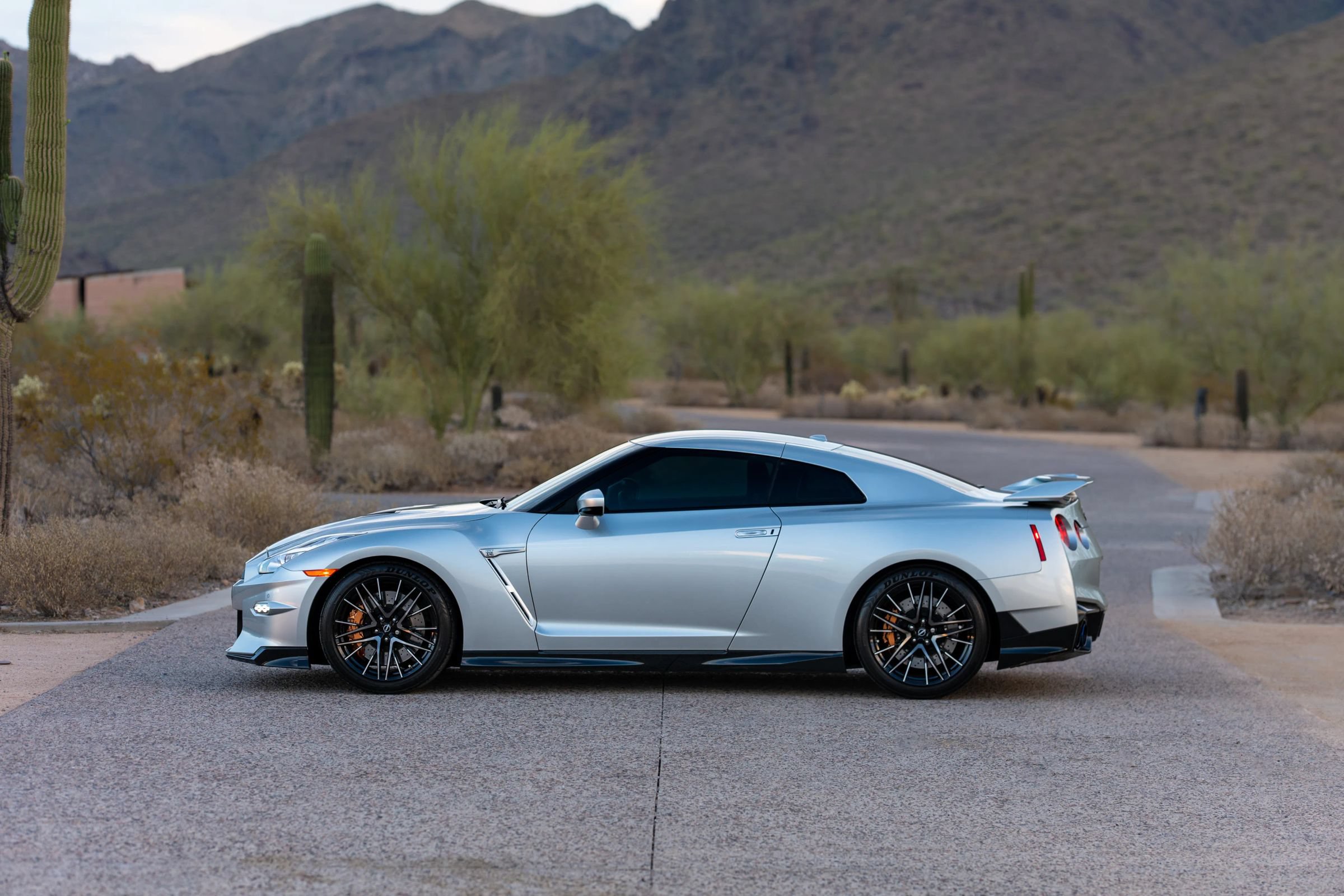 Used 2024 Nissan GT-R Premium w/ Floor Mat Package AWD/4WD image 21