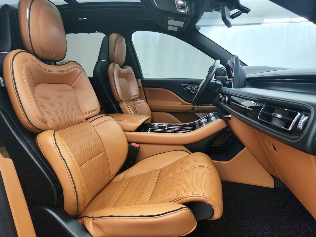 Used 2020 Lincoln Aviator Black Label Grand Touring w/ Class IV Trailer Tow Package image 37