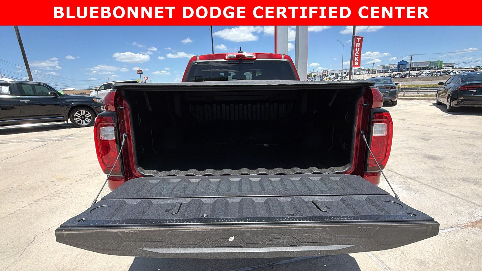 Used 2024 GMC Canyon AT4 w/ Technology Package AWD/4WD image 29