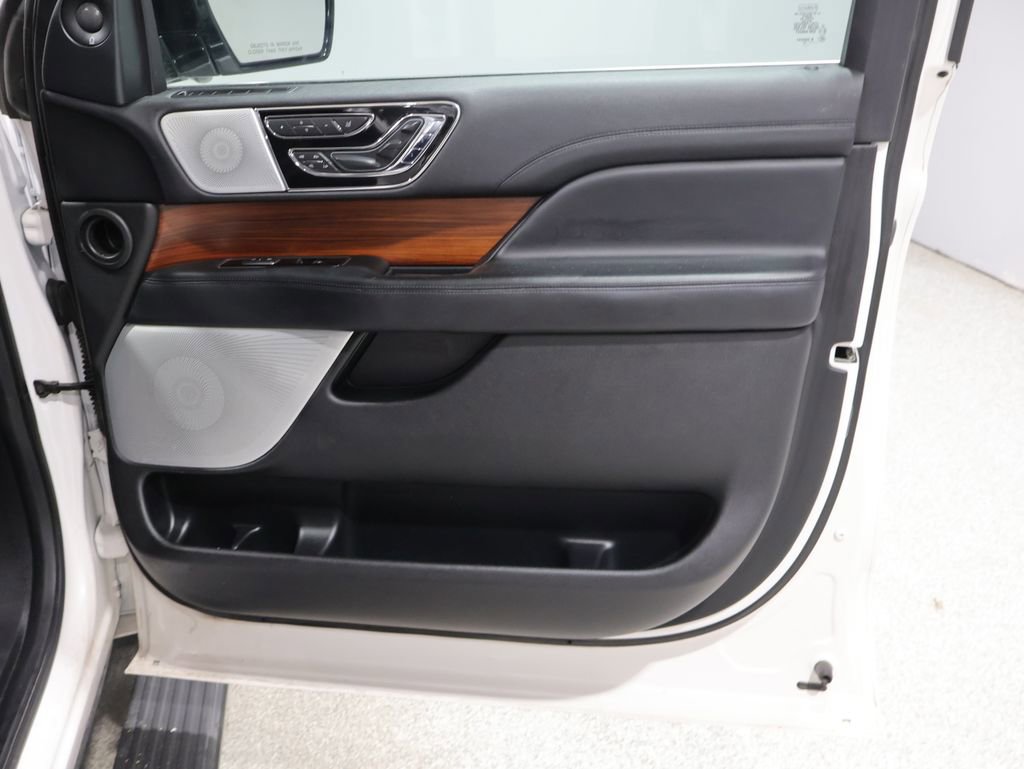 Used 2019 Lincoln Navigator L Reserve AWD/4WD image 24