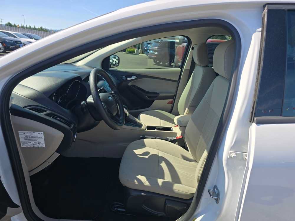 Used 2018 Ford Focus SE FWD image 9