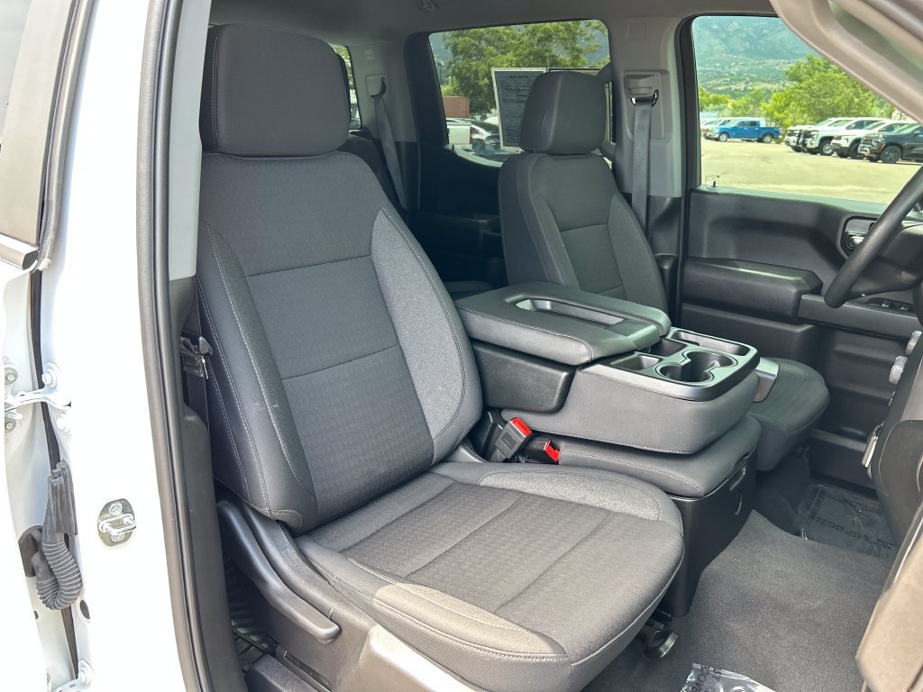 Used 2024 Chevrolet Silverado 1500 Custom w/ Turbomax Blackout Package AWD/4WD image 17