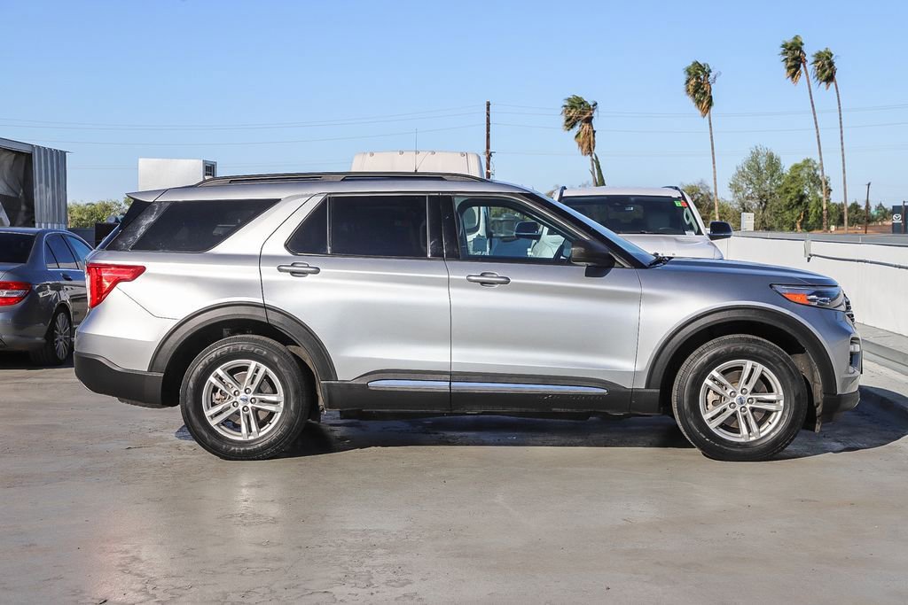 Used 2024 Ford Explorer XLT w/ Equipment Group 202A AWD/4WD image 13