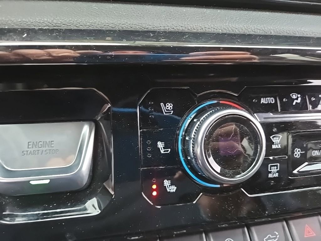 Used 2023 GMC Sierra 1500 AT4 w/ AT4 Premium Package image 23