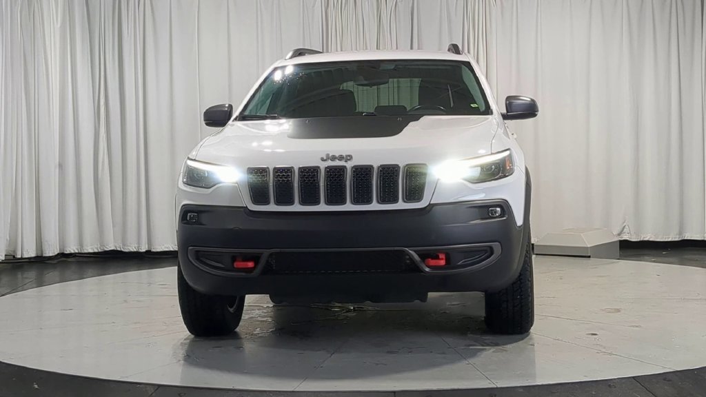 Used 2020 Jeep Cherokee Trailhawk w/ Cold Weather Group AWD/4WD image 3