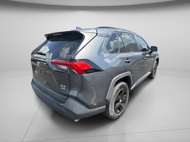 Used 2020 Toyota RAV4 XLE AWD/4WD image 11