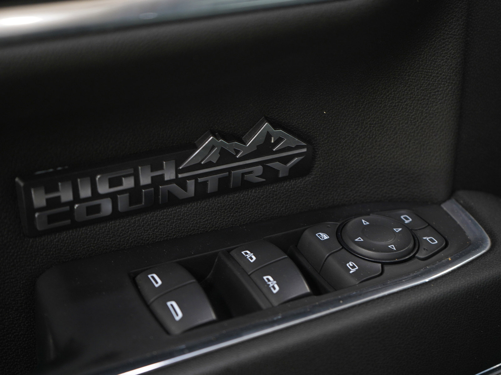 Used 2023 Chevrolet Silverado 1500 High Country w/ Technology Package image 22