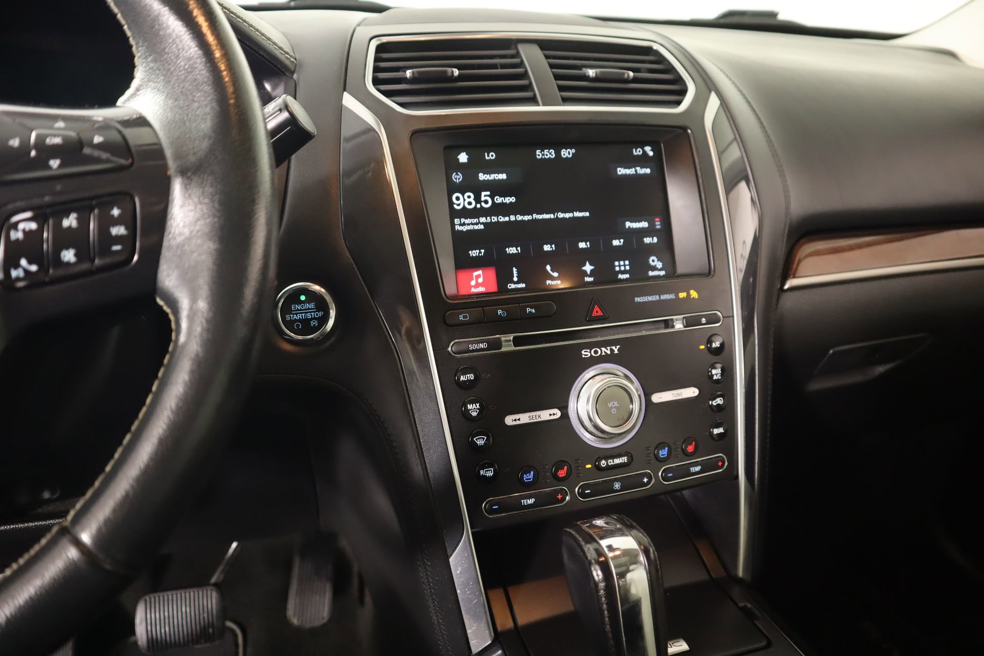 Used 2017 Ford Explorer Platinum image 5