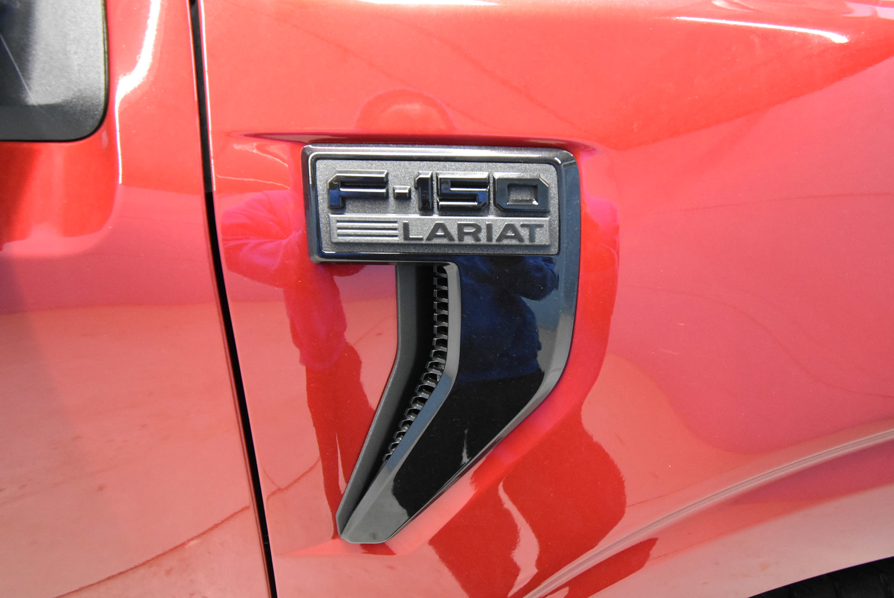 New 2025 Ford F150 Lariat w/ Equipment Group 502A High image 37