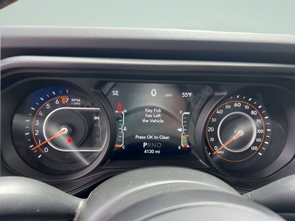 Used 2025 Jeep Gladiator Mojave w/ Convenience Group AWD/4WD image 26