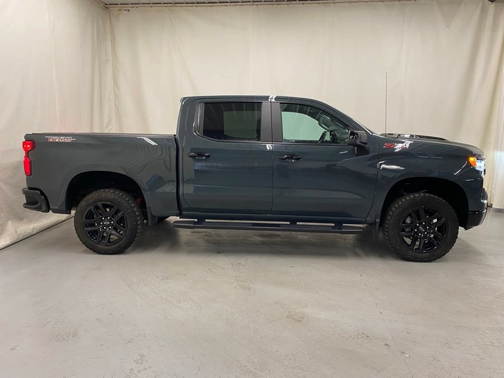 Used 2025 Chevrolet Silverado 1500 LT Trail Boss w/ Convenience Package II AWD/4WD image 9