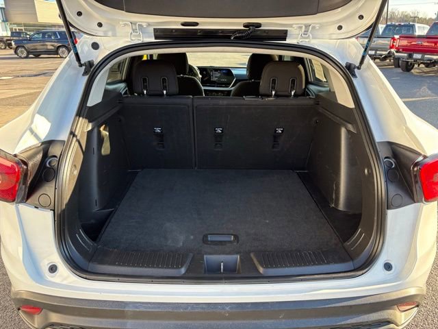 Used 2025 Chevrolet Trax LS w/ LS Convenience Package image 29