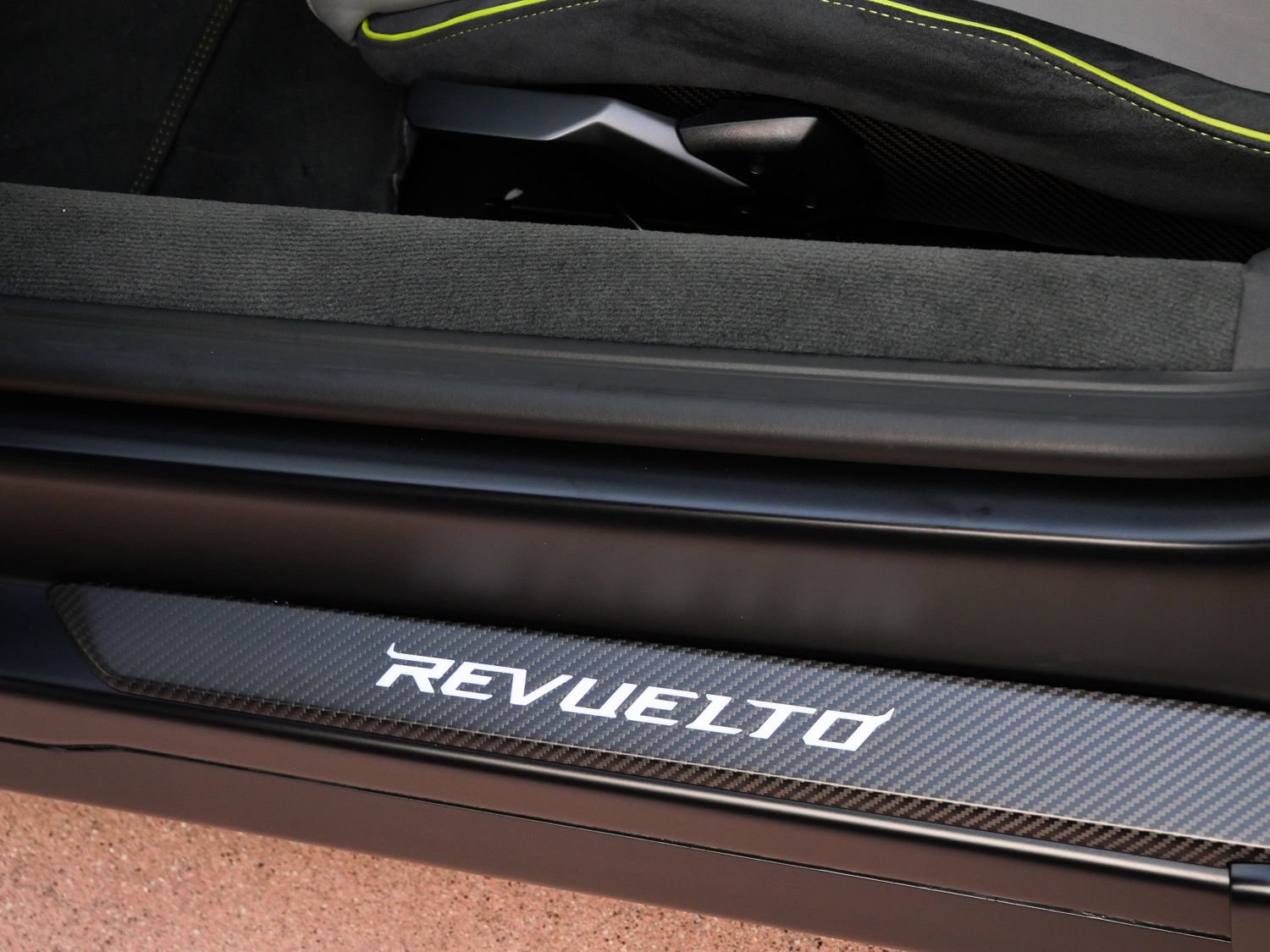 Used 2025 Lamborghini Revuelto AWD/4WD image 25