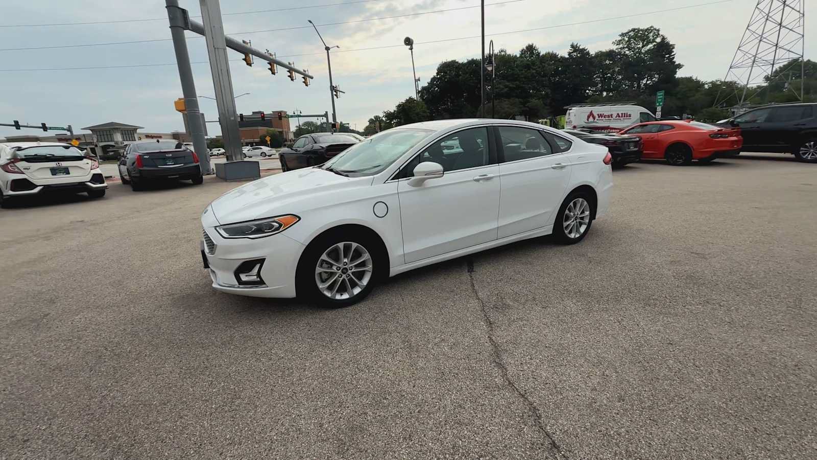 Used 2019 Ford Fusion Energi Titanium FWD image 4