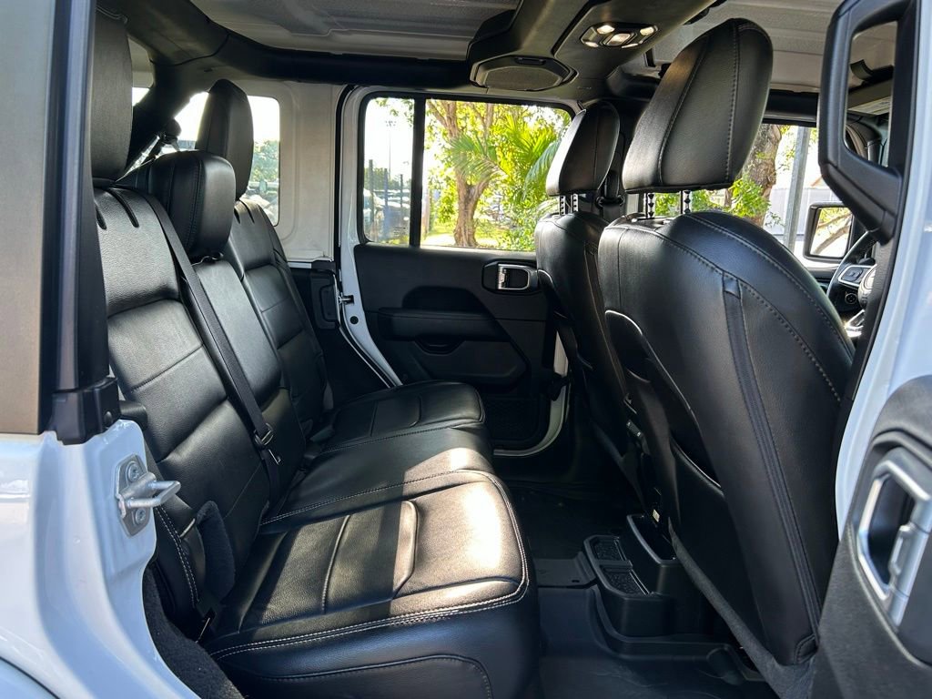 Used 2022 Jeep Wrangler Unlimited Sahara AWD/4WD image 42