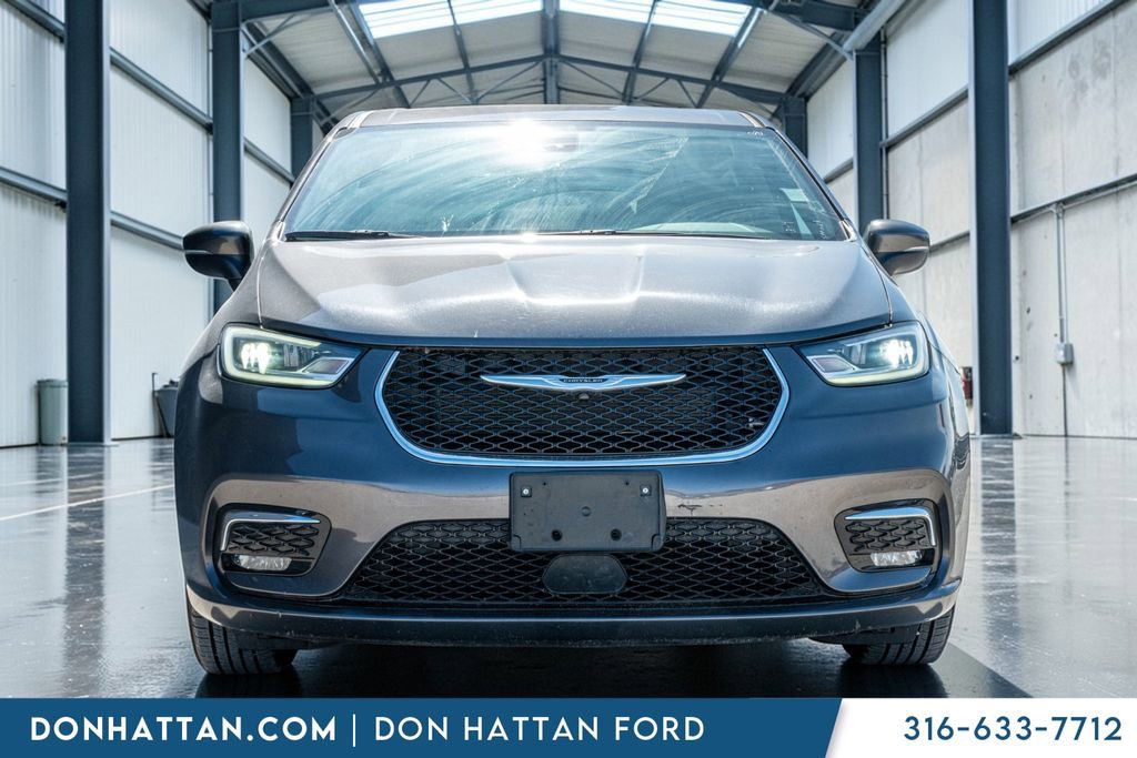 Used 2023 Chrysler Pacifica Touring-L image 36